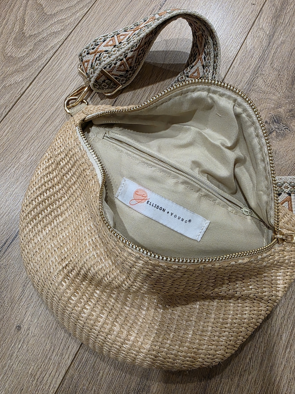 Boutique Woven Bahama Breeze - Natural Crossbody Sling Bag Removable Strap - Picture 3 of 5